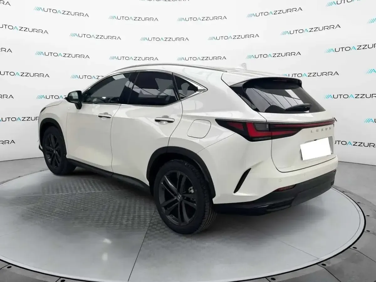 Usata Lexus NX450h+ 309 CV (227 kW) 2026 Bianco SUV