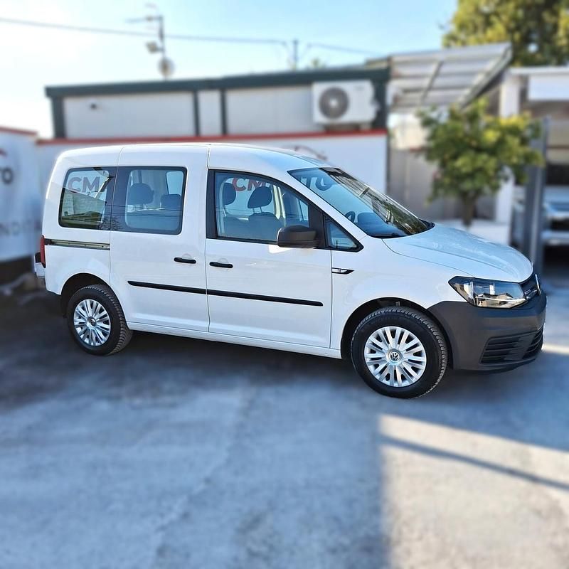 Usata VW Caddy Trendline 110 CV (80 kW) 2017 Bianco Monovolume