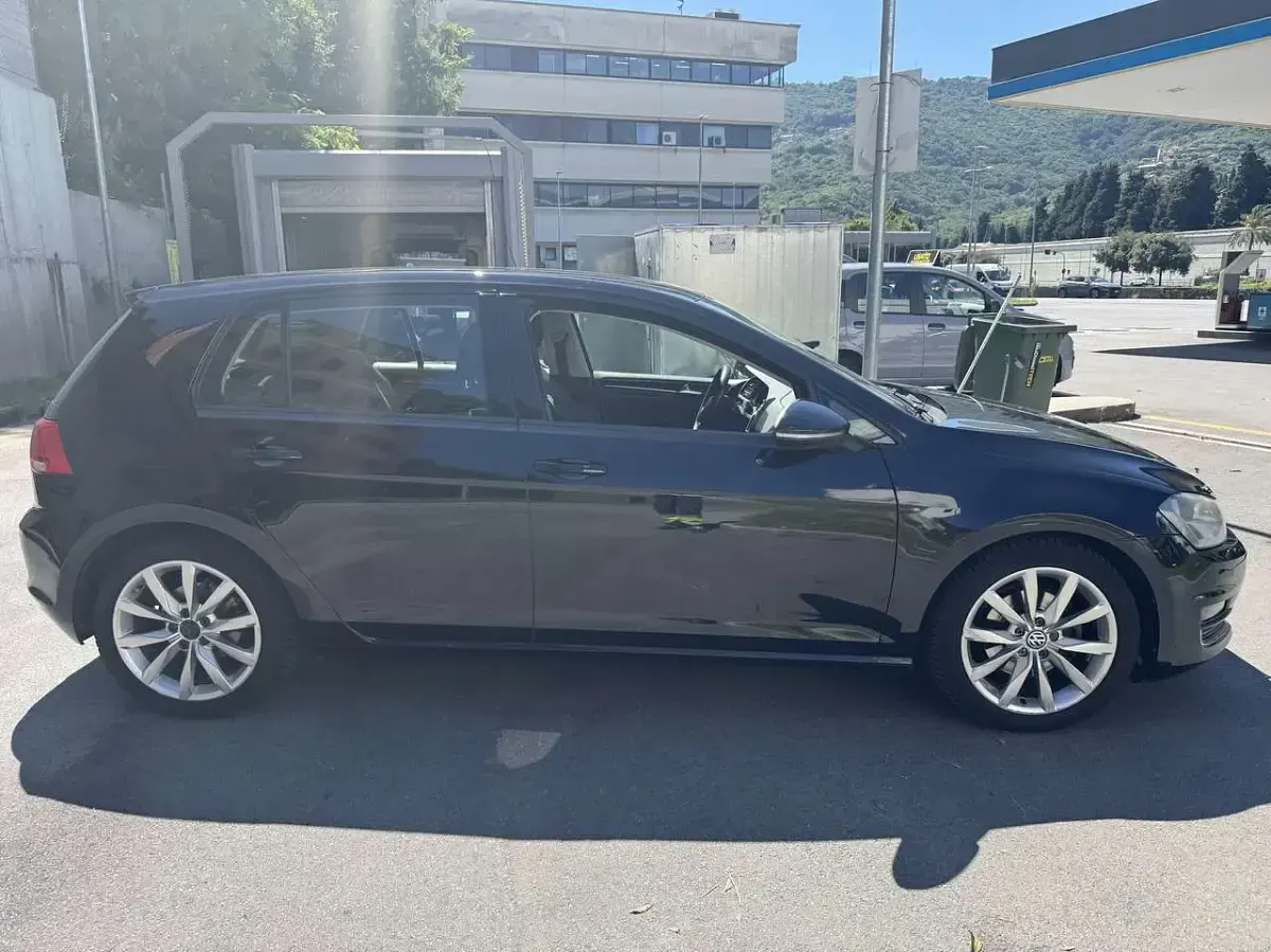Usata VW Golf VII Highline 105 CV (77 kW) 2013 Other Berlina