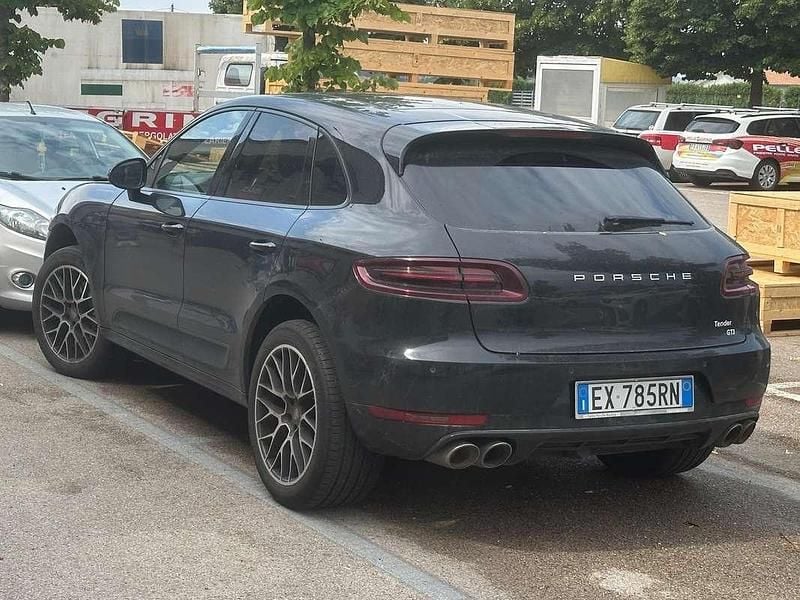Nero Usata 2015 Porsche Macan SUV | 20.500 € (Buon prezzo) - Immagine 1/2