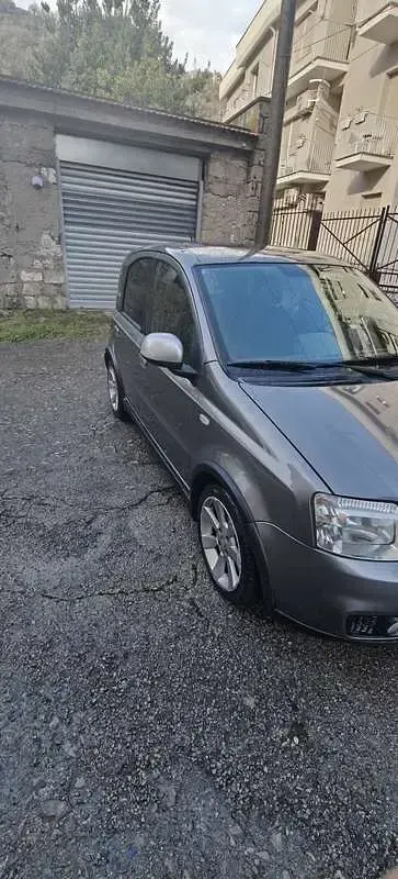 Usata Fiat Panda 101 CV (74 kW) 2010 Grigio Utilitaria