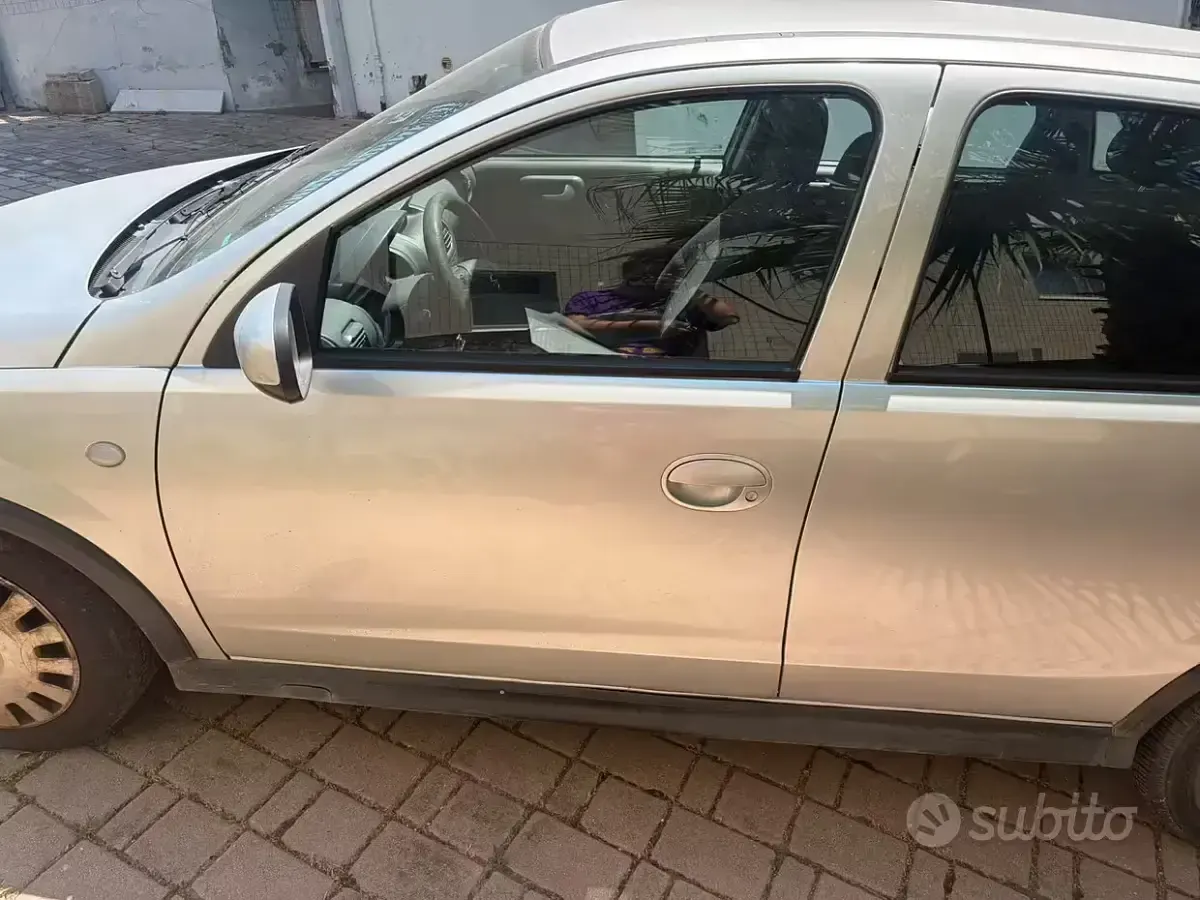 Usata Opel Corsa 69 CV (50 kW) 2004 Utilitaria