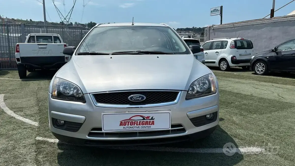 Usata Ford Focus 90 CV (66 kW) 2007 Grigio Station wagon