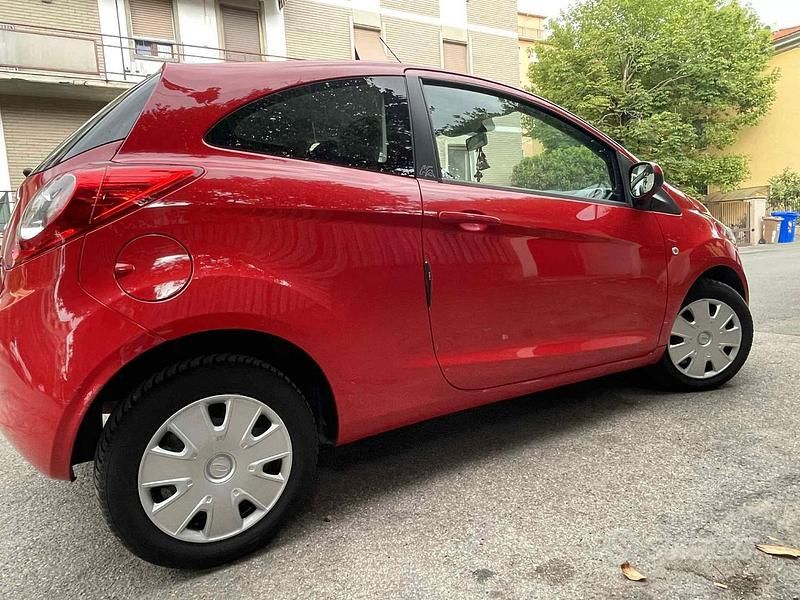 Usata Ford Ka Plus 69 CV (50 kW) 2015 Rosso Utilitaria
