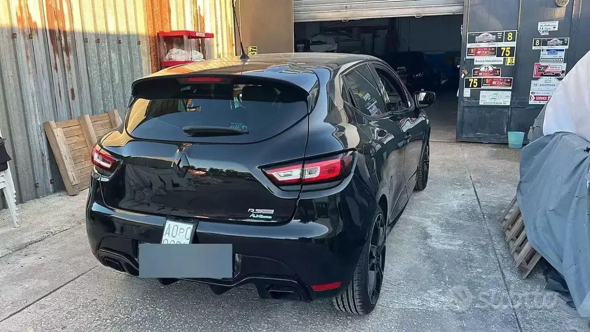 Usata Renault Clio IV R.S. 200 CV (147 kW) 2014 Nero Berlina