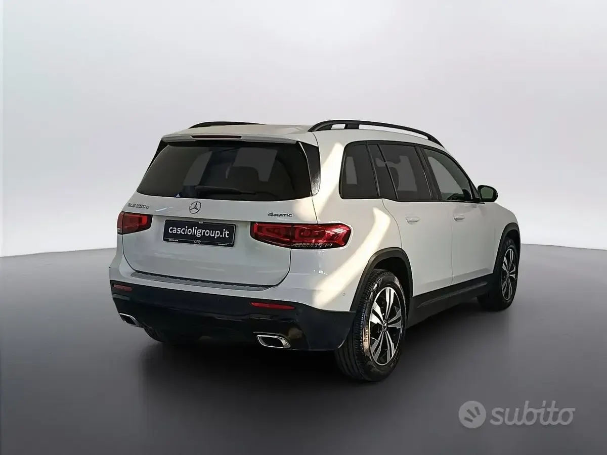 Usata Mercedes GLB200 150 CV (110 kW) 2021 Bianco SUV