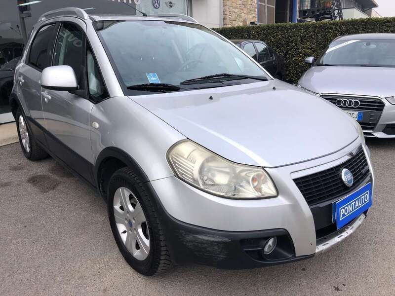 Usata Fiat Sedici Dynamic 120 CV (88 kW) 2006 Argento SUV