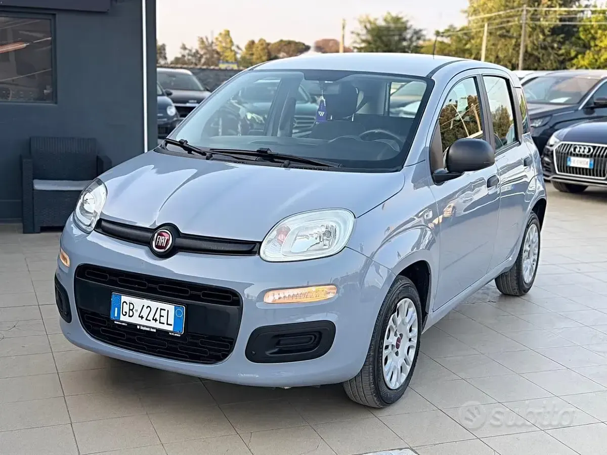 Usata Fiat Panda Lounge 69 CV (50 kW) 2020 Grigio Utilitaria