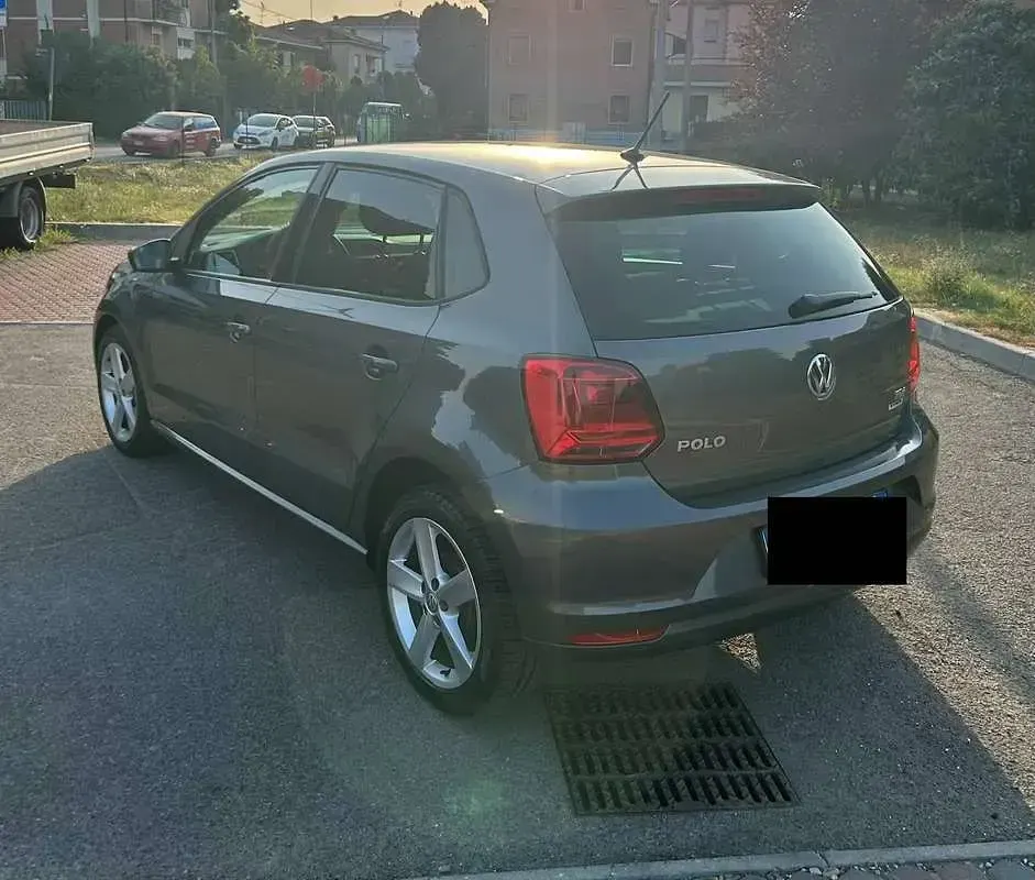 Usata VW Polo Comfortline 75 CV (55 kW) 2014 Grigio Berlina