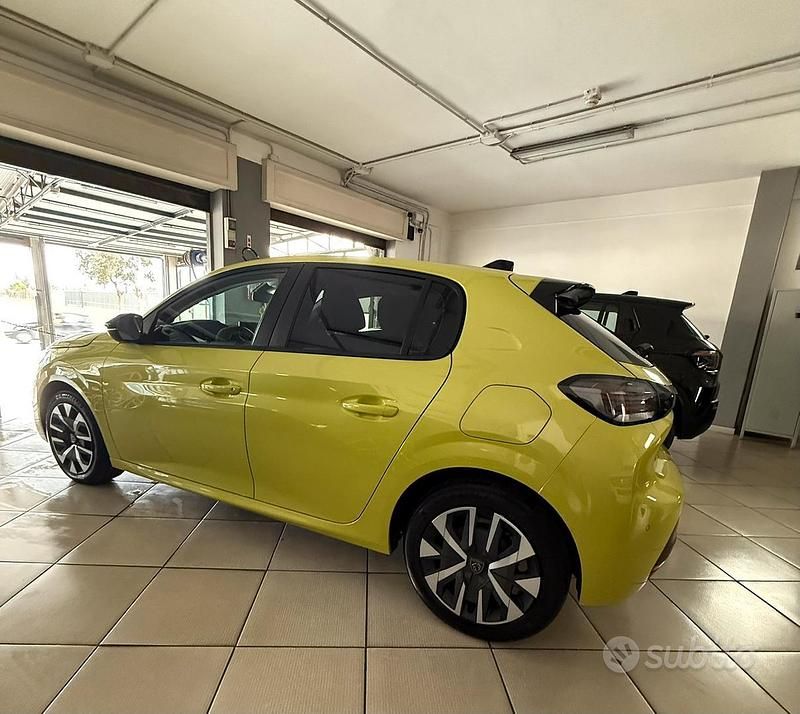 Usata Peugeot 208 2024 Verde Utilitaria