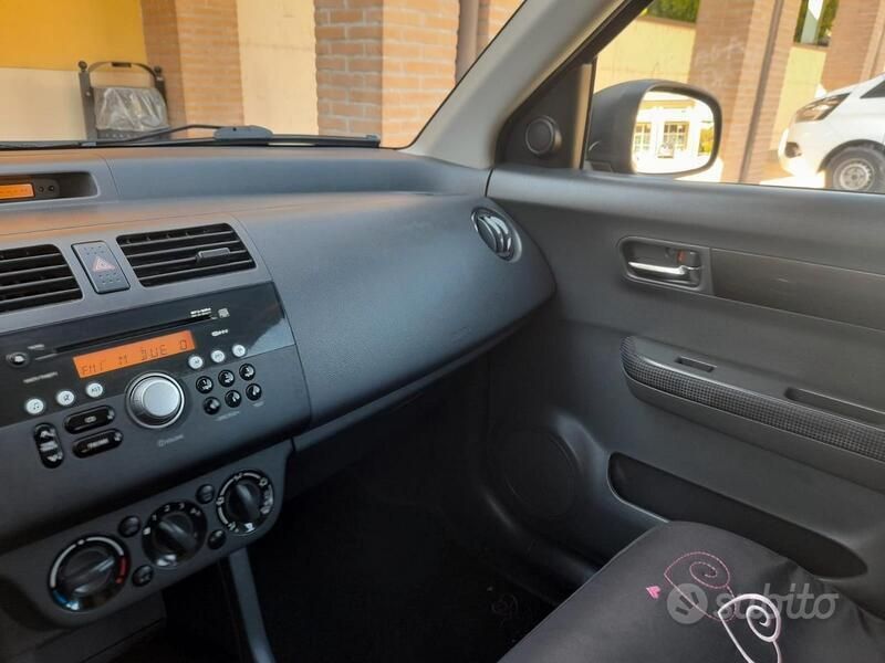Usata 2007 Suzuki Swift Due volumi | 3200 € (Buon prezzo) - Immagine 1/2