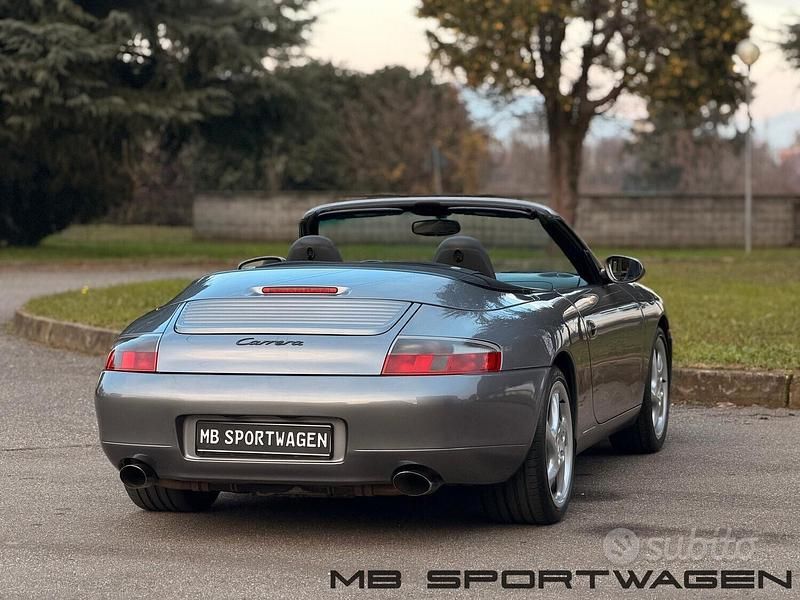 Usata Porsche 996 300 CV (220 kW) 2001 Grigio Cabrio