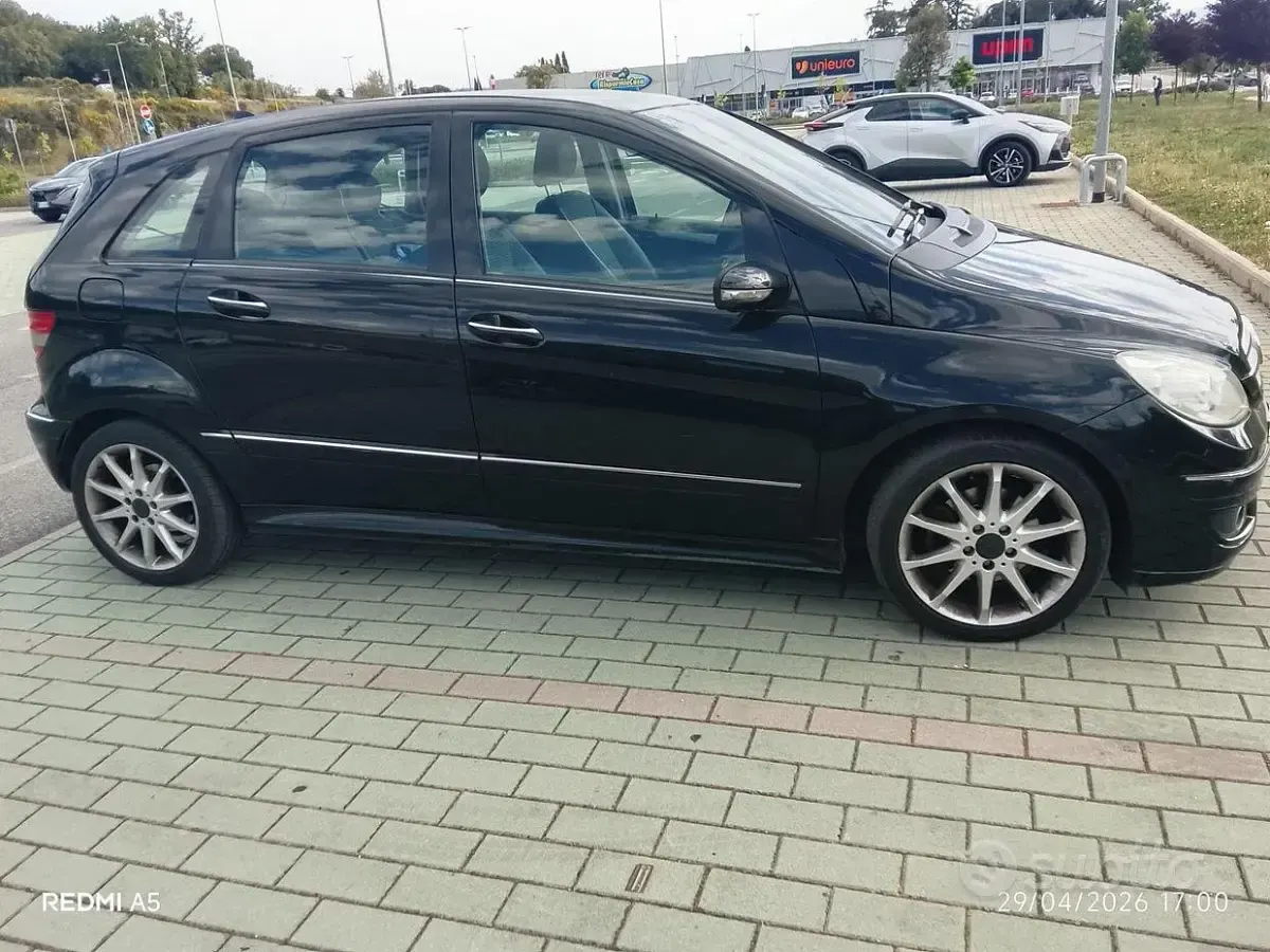 Usata Mercedes B180 Chrome 109 CV (80 kW) 2008 Nero Monovolume