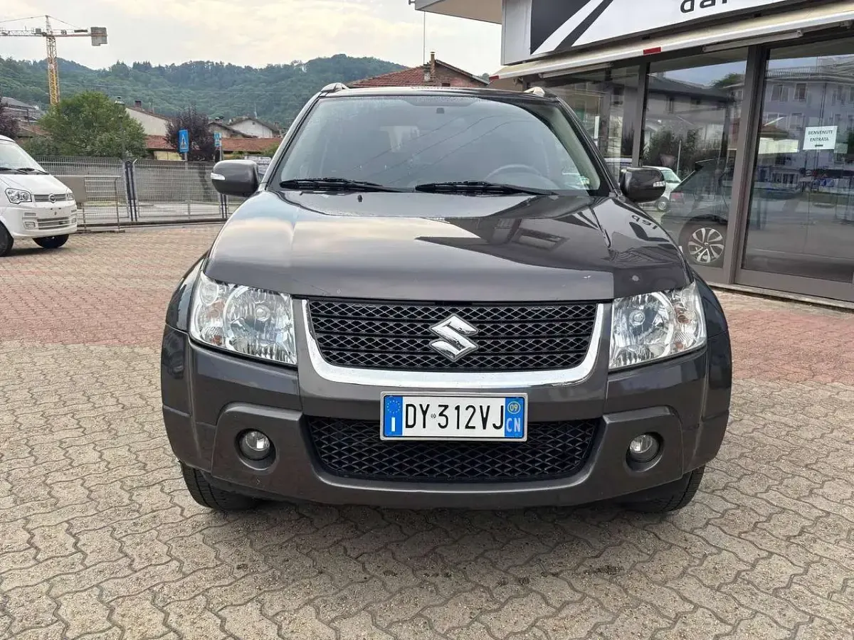 Usata Suzuki Grand Vitara 129 CV (94 kW) 2009 Grigio SUV