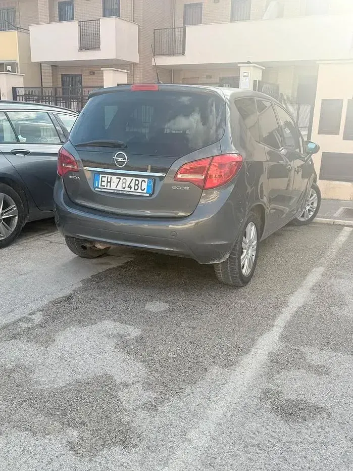 Usata Opel Meriva 95 CV (69 kW) 2012 Grigio Monovolume