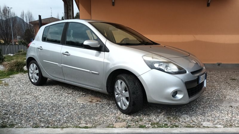 Usata Renault Clio II 75 CV (55 kW) 2010 Grigio Utilitaria
