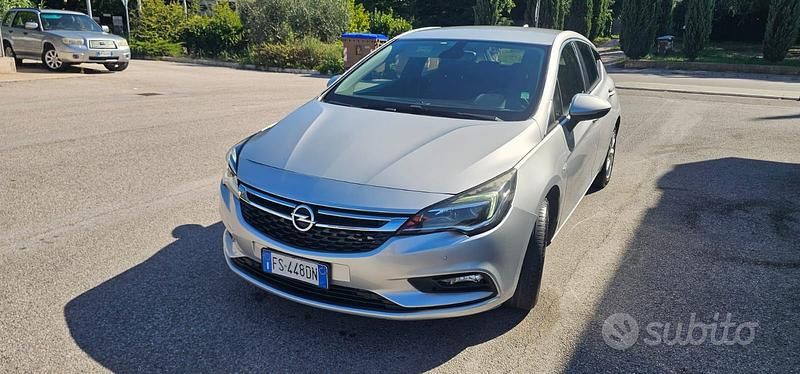 Usata Opel Astra 136 CV (100 kW) 2018 Grigio Berlina