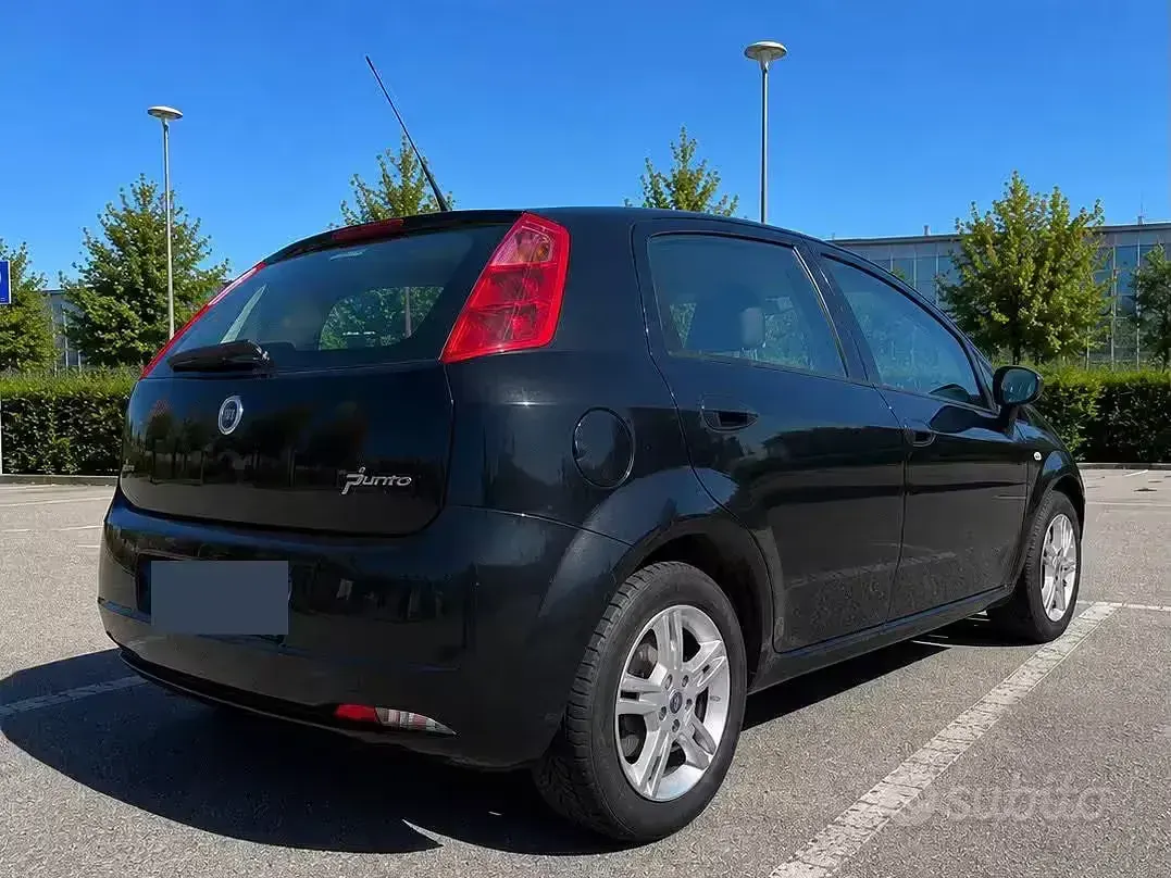 Usata Fiat Grande Punto 65 CV (47 kW) 2007 Nero Utilitaria