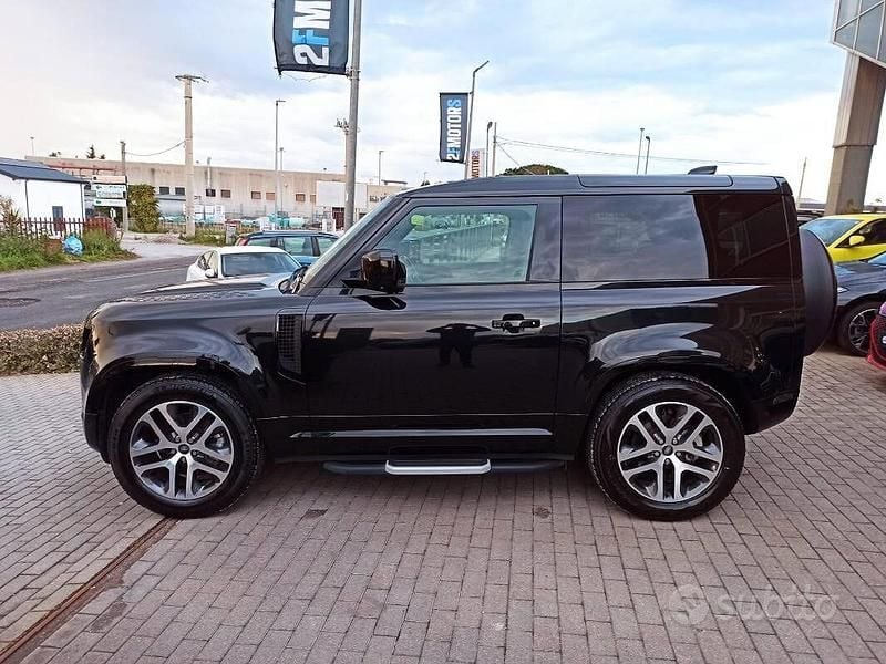 Usata Land Rover Defender 249 CV (183 kW) 2023 Nero SUV