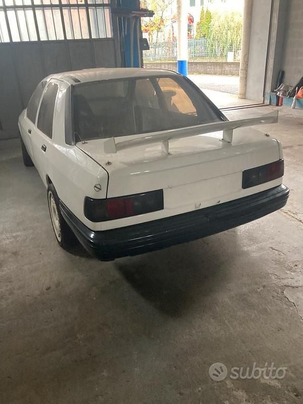 Usata Ford Sierra 1990 Bianco Berlina