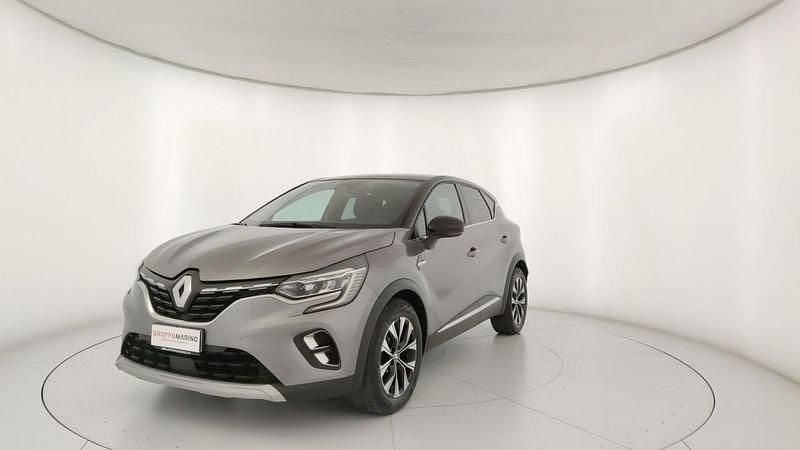 Usata Renault Captur Techno 145 CV (106 kW) 2023 Grigio SUV