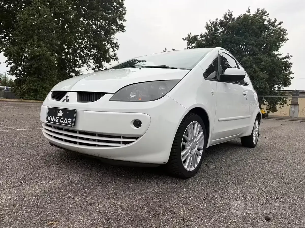 Usata Mitsubishi Colt 95 CV (69 kW) 2009 Bianco Utilitaria