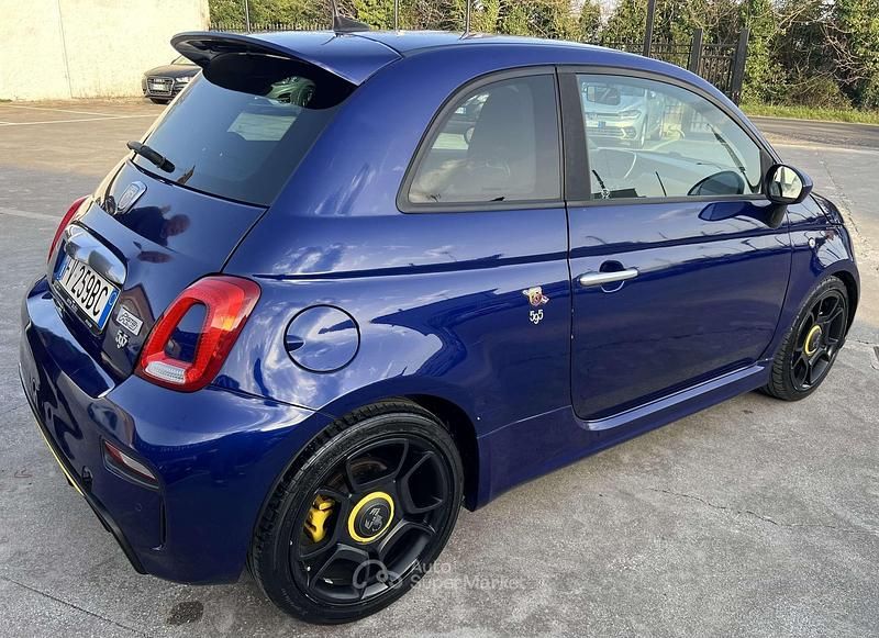 Usata Abarth 595 Pista 160 CV (117 kW) 2018 Blu/azzurro Utilitaria