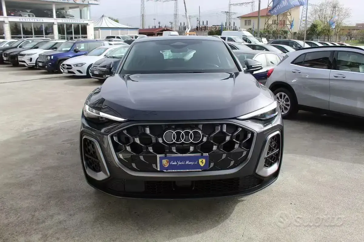 Usata Audi Q5 Sportback S-Line 204 CV (150 kW) 2025 Grigio SUV