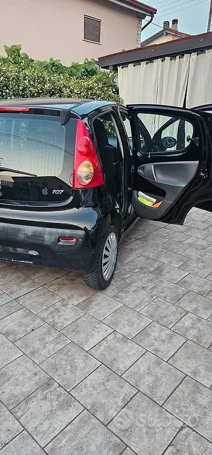 Usata Peugeot 107 68 CV (50 kW) 2009 Nero Utilitaria