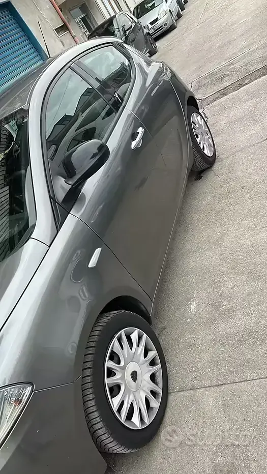 Usata Lancia Ypsilon 69 CV (50 kW) 2014 Utilitaria