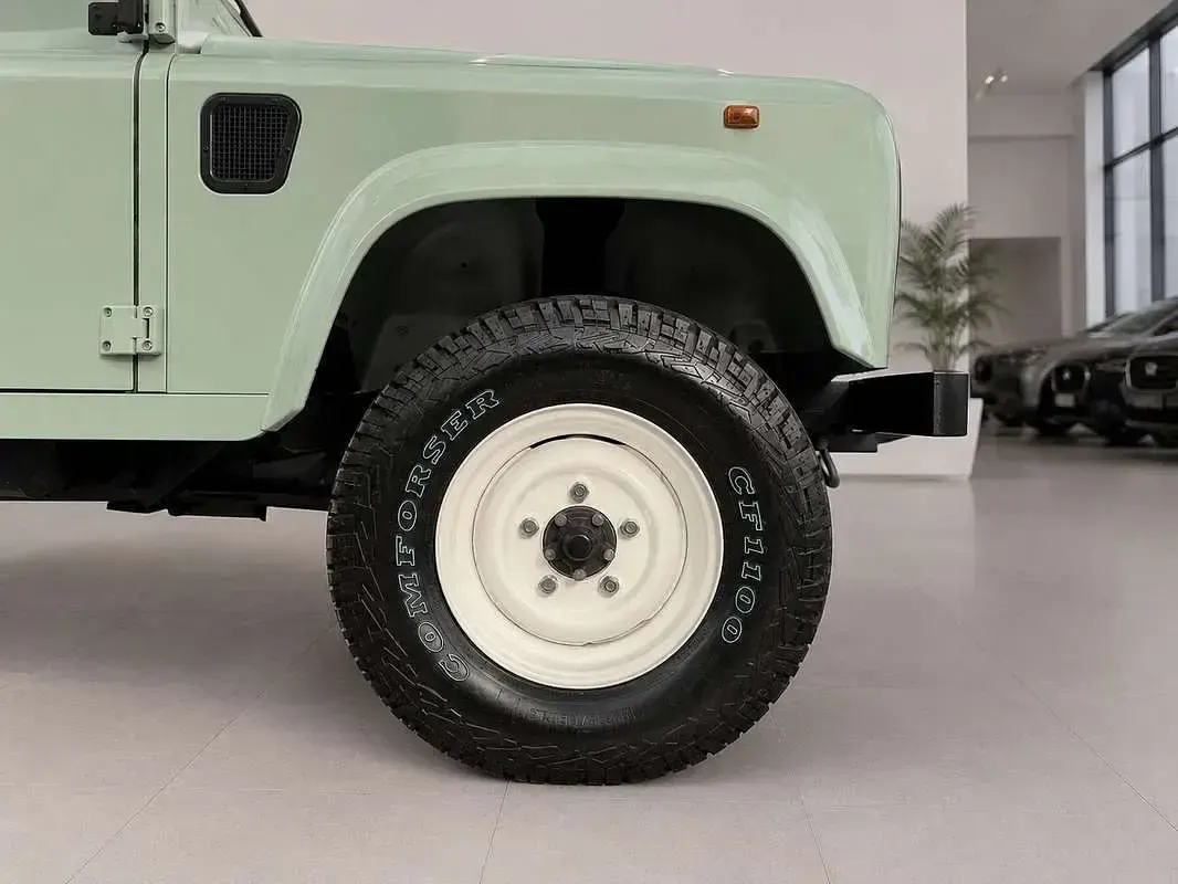 Usata Land Rover Defender 113 CV (83 kW) 1996 SUV