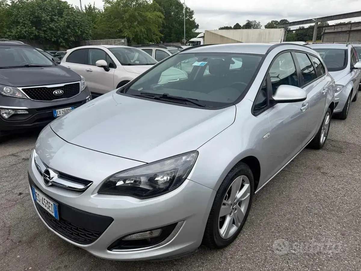 Usata Opel Astra S 101 CV (74 kW) 2013 Grigio Station wagon