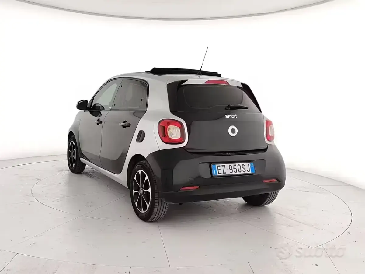 Usata Smart ForFour Passion 71 CV (52 kW) 2015 Nero Utilitaria