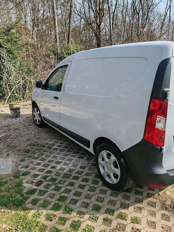 Usata Dacia Dokker Essentiel 90 CV (66 kW) 2018 Monovolume