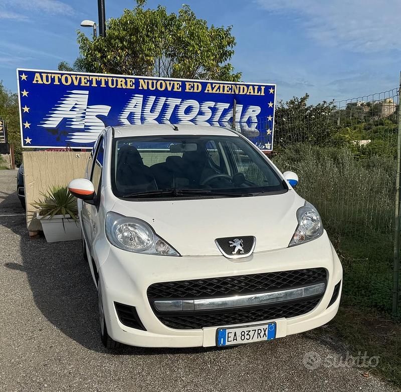 Bianco Usata 2010 Peugeot 107 Due volumi | 5100 € (Cara) - Immagine 1/4