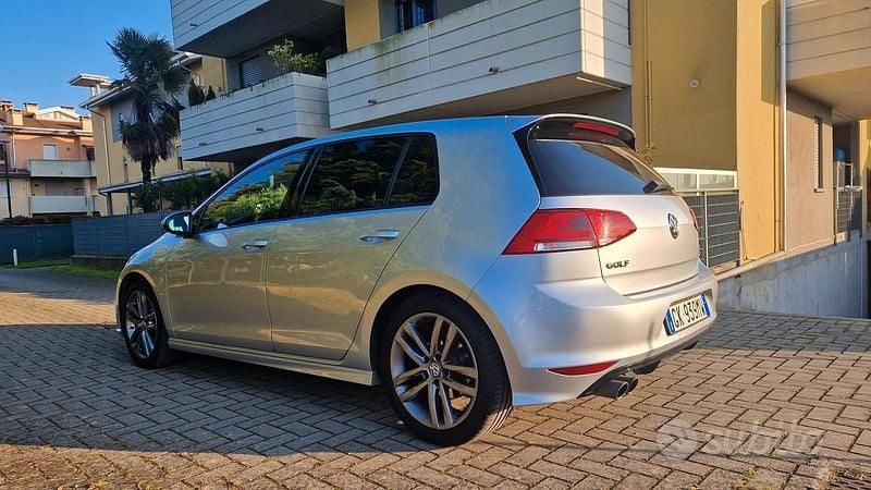 Usata VW Golf VII R-line 140 CV (102 kW) 2015 Grigio Berlina