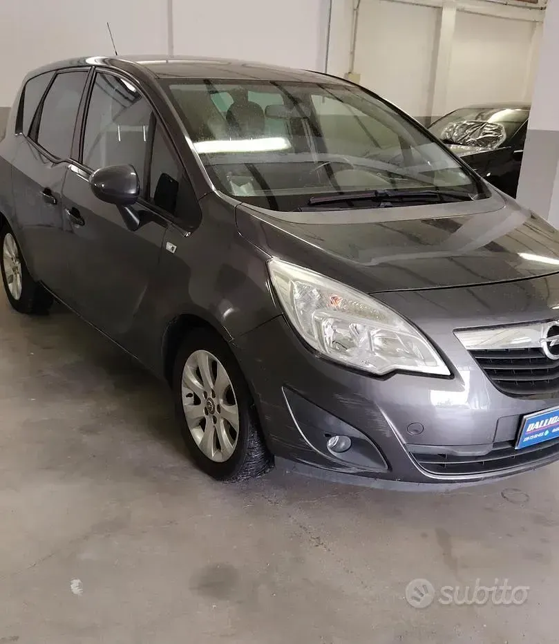Usata Opel Meriva 101 CV (74 kW) 2011 Grigio Monovolume