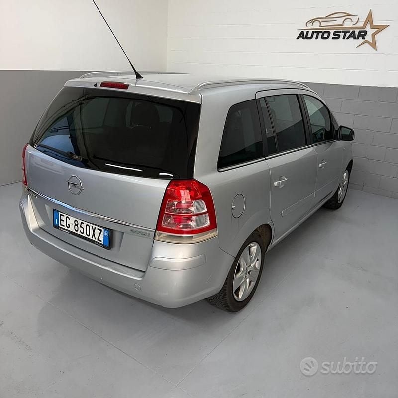 Usata Opel Zafira 110 CV (80 kW) 2011 Other Monovolume