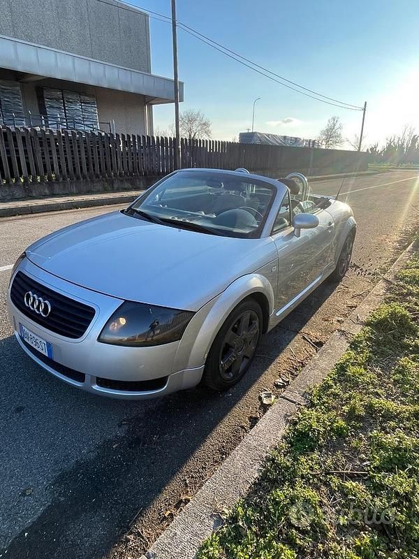 Usata Audi TT Roadster 180 CV (132 kW) 2000 Grigio Cabrio