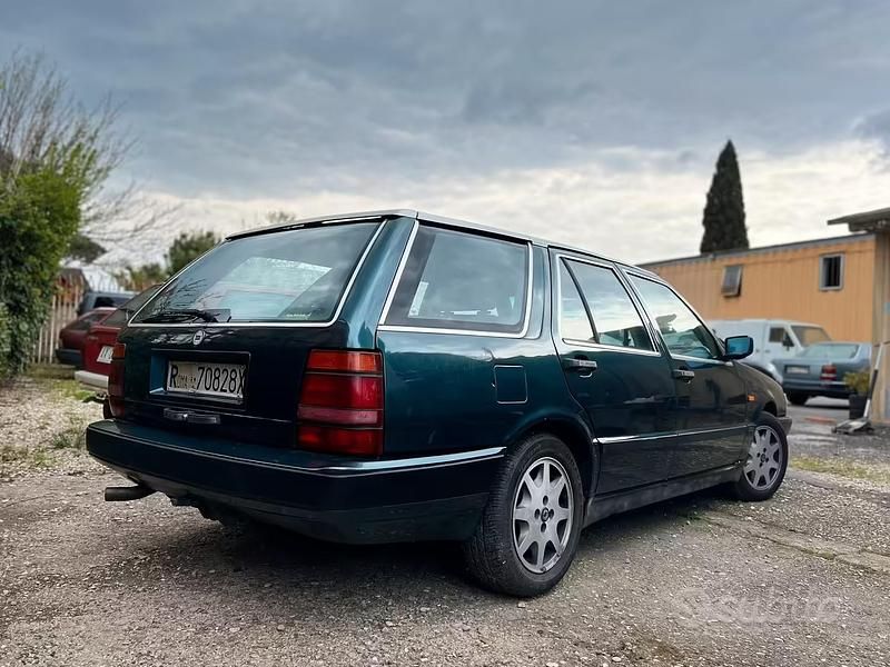 Usata Lancia Thema 177 CV (130 kW) 1990 Verde Station wagon