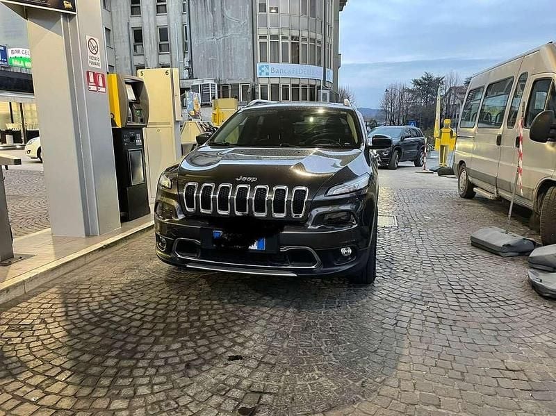 Usata Jeep Cherokee Limited 170 CV (125 kW) 2015 Grigio SUV