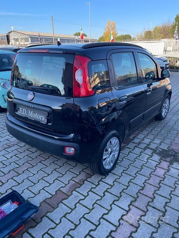 Usata Fiat Panda Lounge 69 CV (50 kW) 2018 Nero Berlina