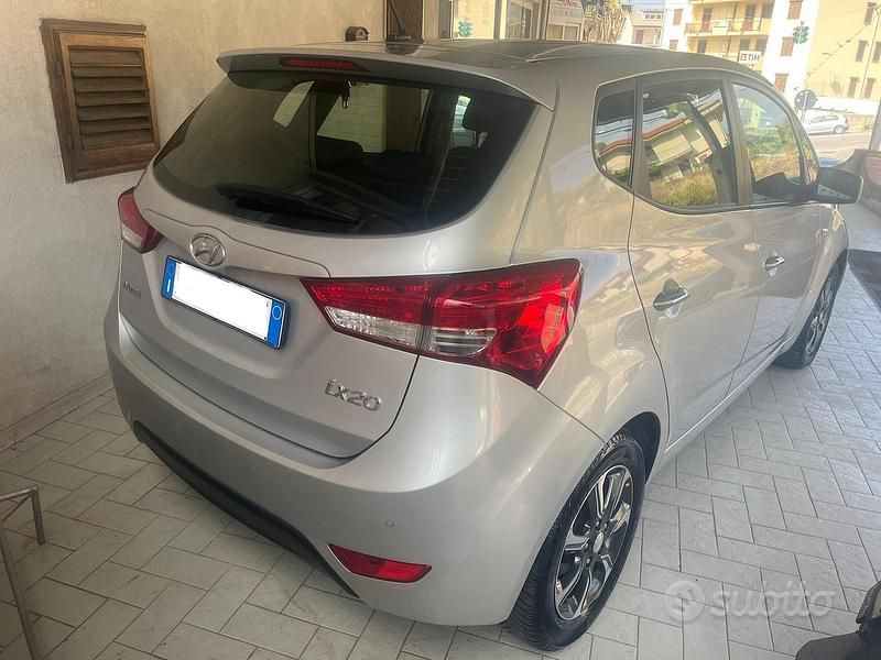 Usata Hyundai ix20 90 CV (66 kW) 2018 Grigio Utilitaria
