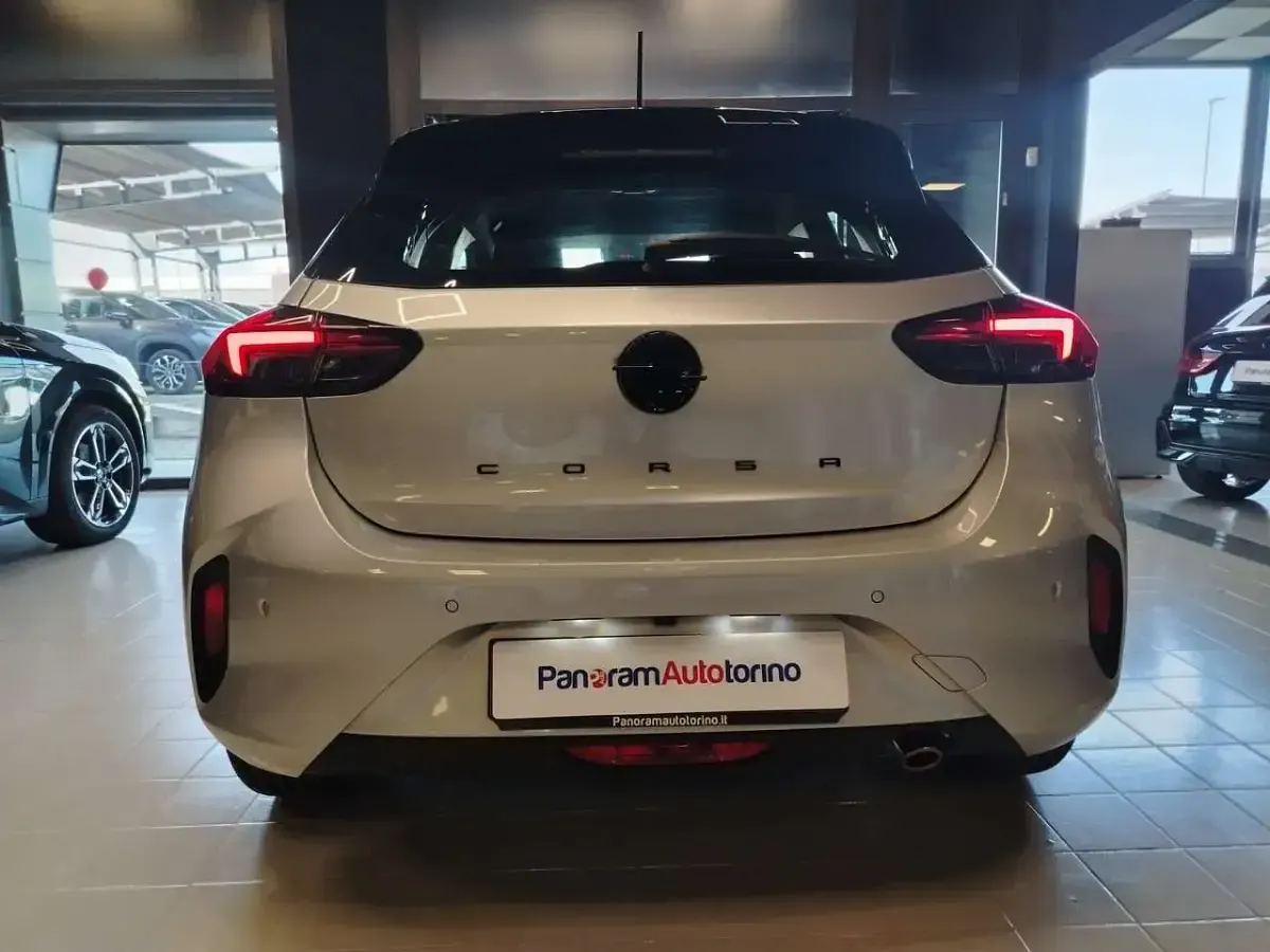 Usata Opel Corsa 101 CV (74 kW) 2025 Nero Utilitaria