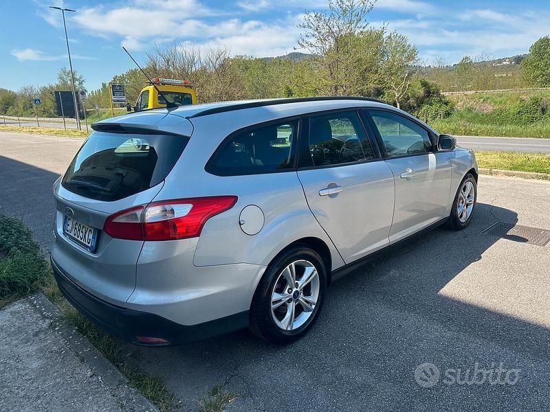 Usata Ford Focus Titanium 116 CV (85 kW) 2011 Grigio Station wagon
