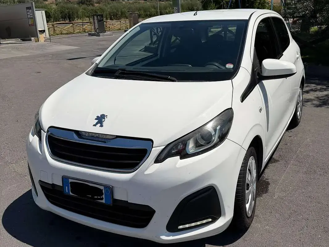 Usata Peugeot 108 Allure 69 CV (50 kW) 2015 Bianco Utilitaria
