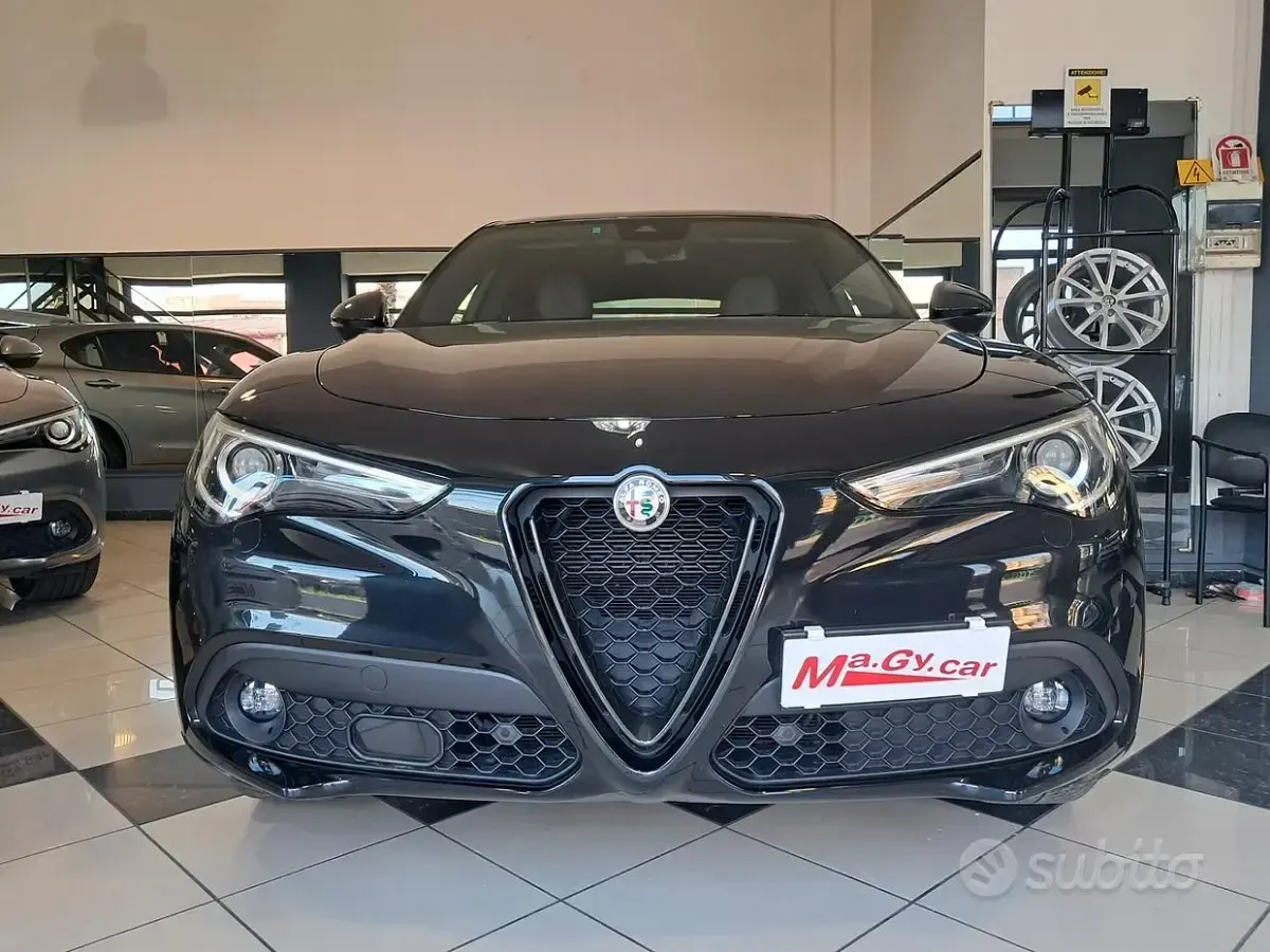 Usata Alfa Romeo Stelvio Veloce 209 CV (153 kW) 2021 Nero SUV
