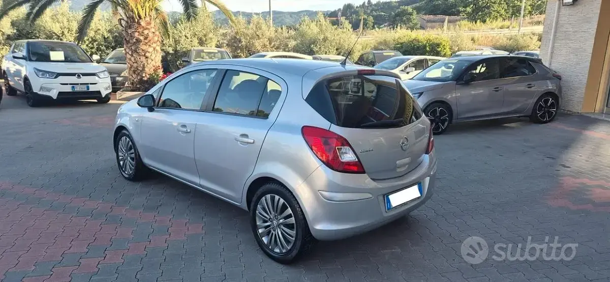 Usata Opel Corsa 75 CV (55 kW) 2013 Grigio Utilitaria