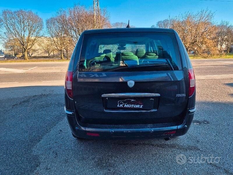 Usata Lancia Phedra 170 CV (125 kW) 2008 Blu Monovolume