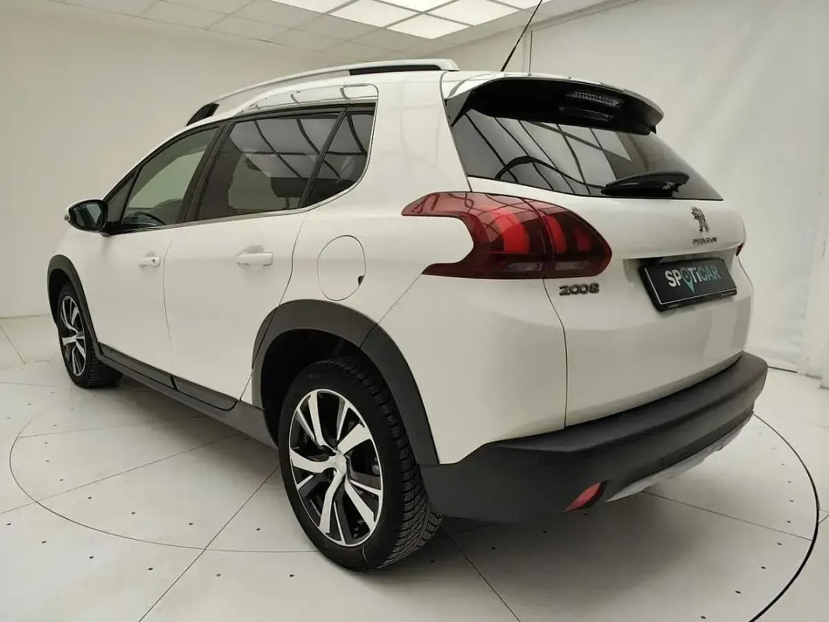 Usata Peugeot 2008 Allure 120 CV (88 kW) 2019 Bianco SUV